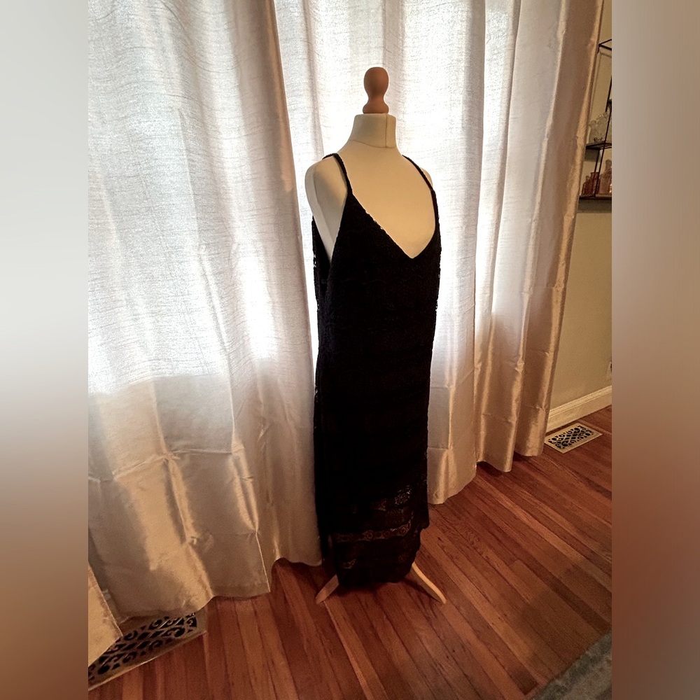 BETSEY JOHNSON BRAND NEW WITN TAGS LACE MIDI DRESS